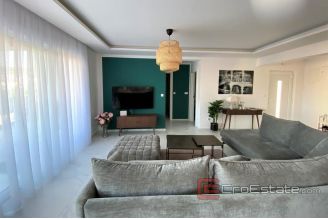 020 2034 21 ciovo luxury apartmet with pool for sale