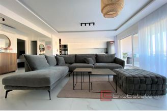 020 2034 21 ciovo luxury apartmet with pool for sale