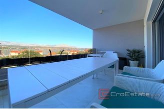 020 2034 21 ciovo luxury apartmet with pool for sale