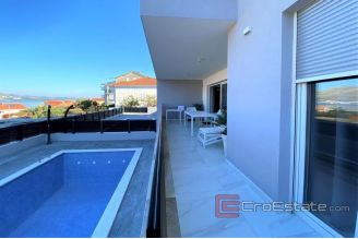 020 2034 21 ciovo luxury apartmet with pool for sale