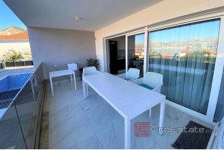 020 2034 21 ciovo luxury apartmet with pool for sale