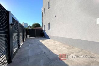 020 2034 21 ciovo luxury apartmet with pool for sale