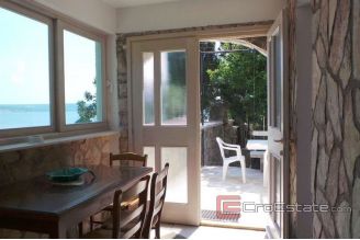 020 3164 30 Zadar house first row to the sea for sale