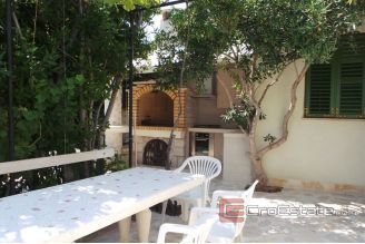 020 3164 30 Zadar house first row to the sea for sale
