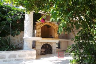020 3164 30 Zadar house first row to the sea for sale