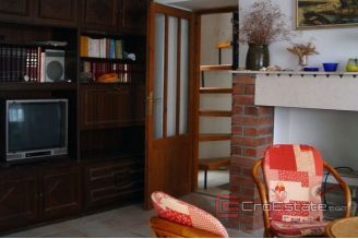 020 3164 30 Zadar house first row to the sea for sale