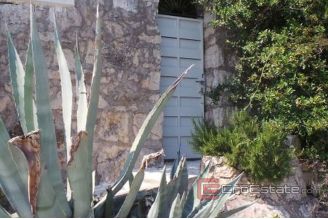 020 3164 30 Zadar house first row to the sea for sale