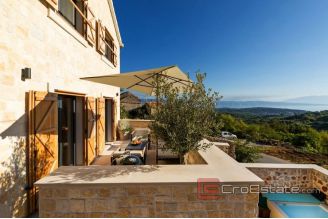 016 5056 30 Hvar stone villa with pool for sale