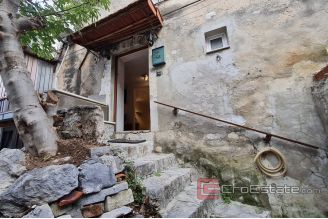 011 2025 95 split centar duplex stone house in a row for sale