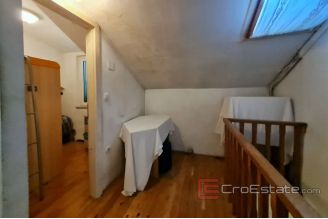 011 2025 95 split centar duplex stone house in a row for sale