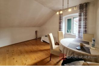 011 2025 95 split centar duplex stone house in a row for sale