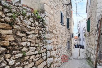 011 2025 95 split centar duplex stone house in a row for sale
