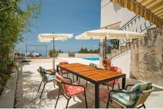 020 1011 06 makarska villa with sea view and pool for sale