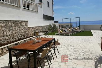 020 1011 06 makarska villa with sea view and pool for sale