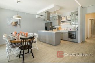 020 1011 06 makarska villa with sea view and pool for sale