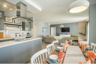 020 1011 06 makarska villa with sea view and pool for sale