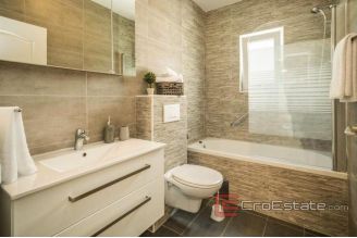 020 1011 06 makarska villa with sea view and pool for sale