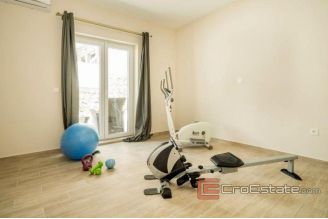 020 1011 06 makarska villa with sea view and pool for sale