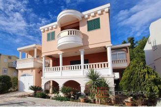 020 5057 30 rogoznica apartment house by the sea for sale