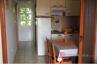 020 5057 30 rogoznica apartment house by the sea for sale