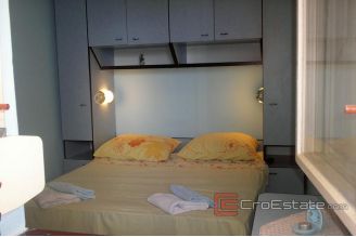020 5057 30 rogoznica apartment house by the sea for sale