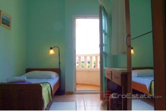020 5057 30 rogoznica apartment house by the sea for sale