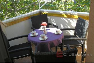 020 5057 30 rogoznica apartment house by the sea for sale