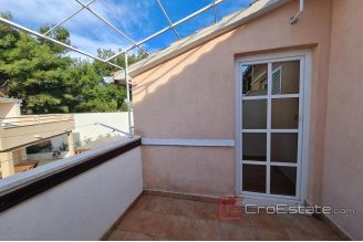 020 5057 30 rogoznica apartment house by the sea for sale