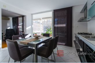 01 5060 30 Split apartment duplex for sale
