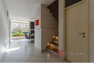 17 5060 30 Split apartment duplex for sale