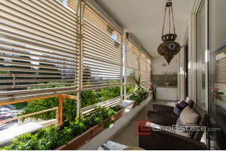 17 5060 30 Split apartment duplex for sale