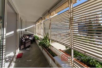 17 5060 30 Split apartment duplex for sale