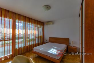 17 5060 30 Split apartment duplex for sale
