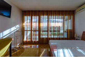 17 5060 30 Split apartment duplex for sale
