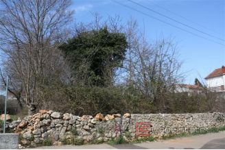 005 5059 30 Ugljan Building land in the center near the sea for sale