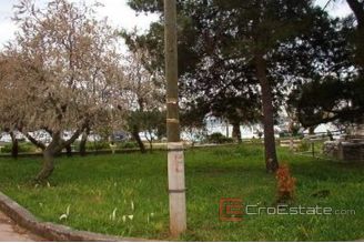 005 5059 30 Ugljan Building land in the center near the sea for sale