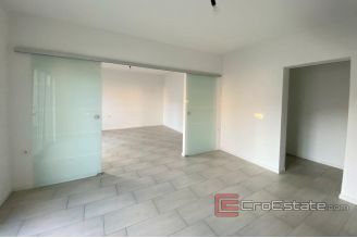 016 2034 25 split three bedroom apartment with yard for sale