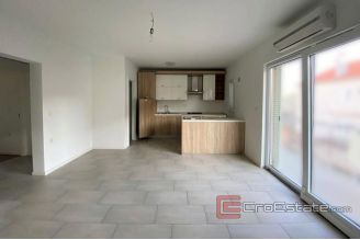 016 2034 25 split three bedroom apartment with yard for sale