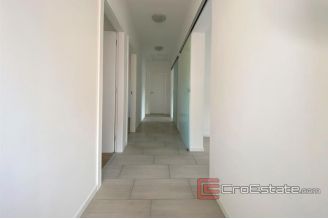 016 2034 25 split three bedroom apartment with yard for sale