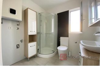 016 2034 25 split three bedroom apartment with yard for sale