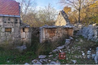 007 5063 30 Split area complex with dalmatian houses for sale
