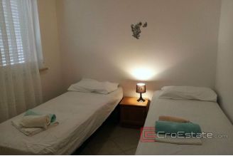 008 5064 30 Pag apartment house near the sea for sale