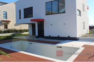 08 2031 22 Split area villa with poll and sea view for sale