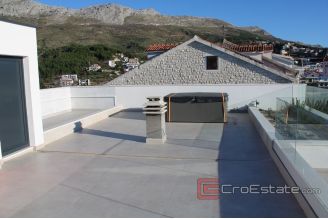 08 2031 22 Split area villa with poll and sea view for sale