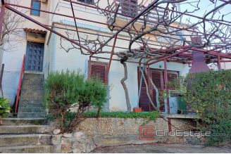 007 2029 27 Brac house with sea view for sale