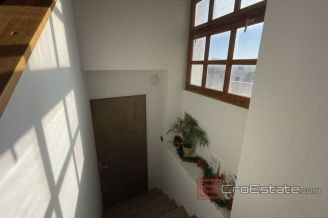 007 2035 12 Sibenik apartment in the center for sale