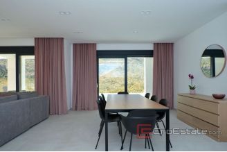 019 2022 321 Split area luxury villa with pool for sale