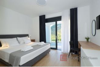 019 2022 321 Split area luxury villa with pool for sale