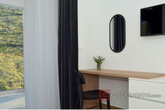 019 2022 321 Split area luxury villa with pool for sale