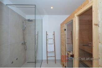 019 2022 321 Split area luxury villa with pool for sale